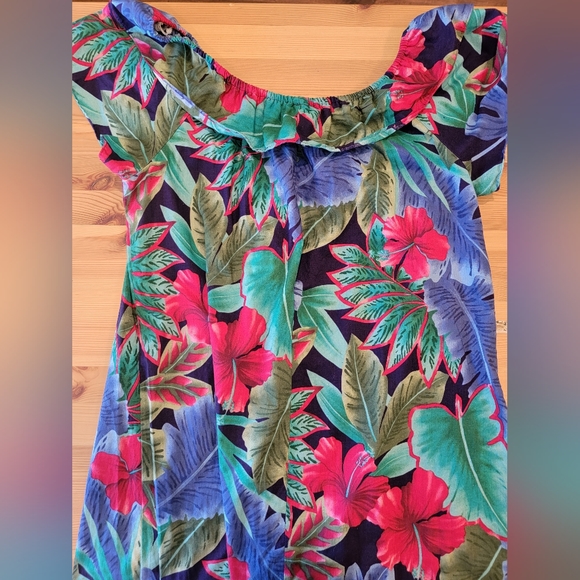 Vintage Hilo Hattie Hawaiian Dress ~ Medium - Picture 3 of 6